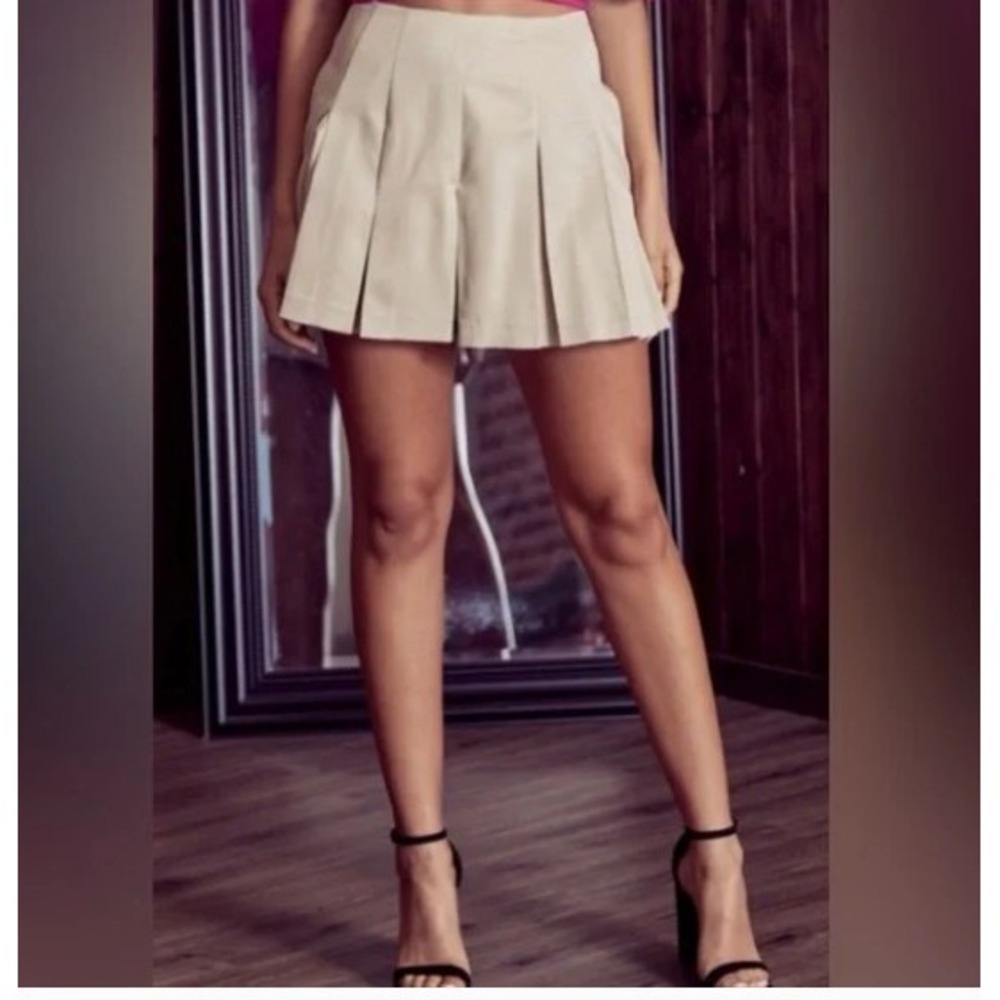 DO+BE‎ White Ruffle Tiered Mini Skort Women's Size M